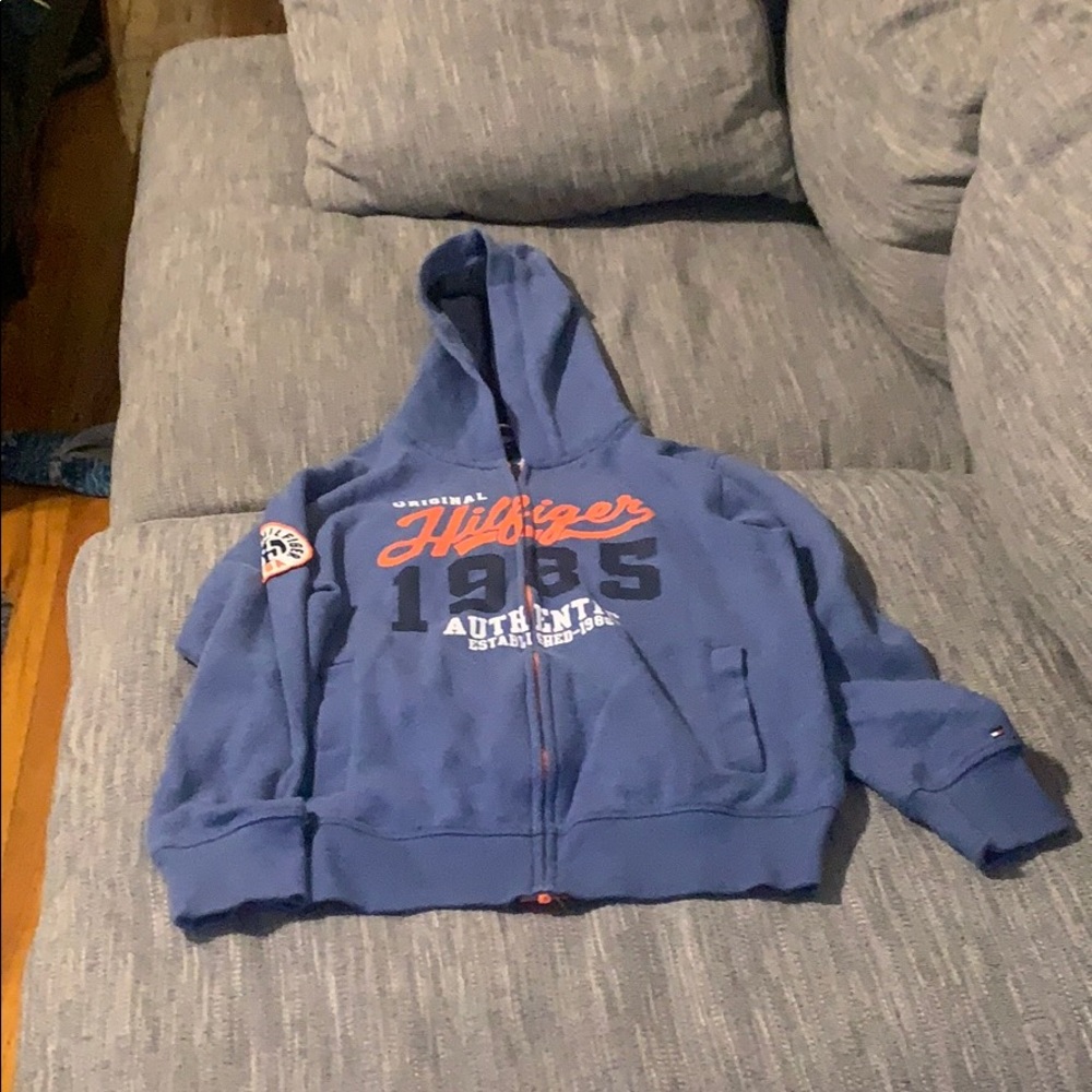 A kids original hilfiger sweat suit